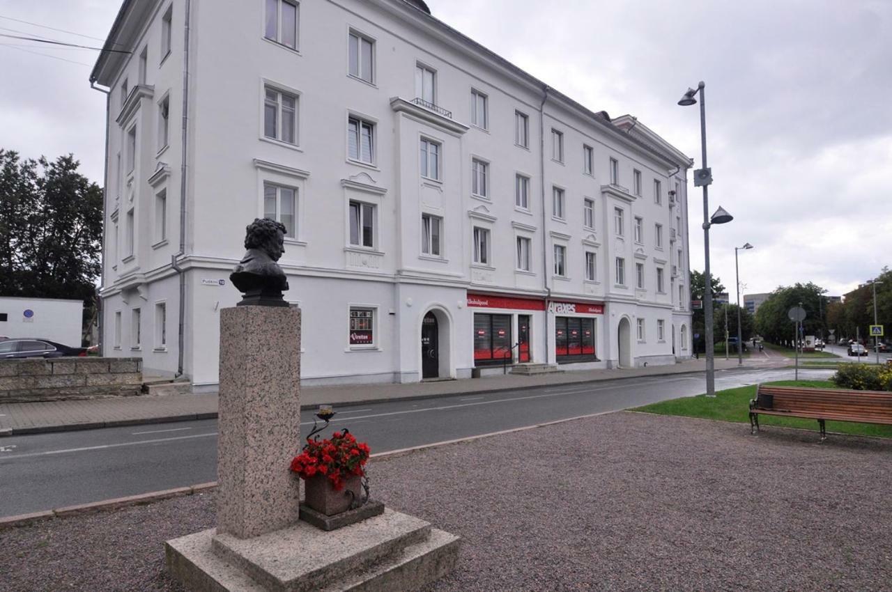 Castle View Apartment Нарва Екстериор снимка